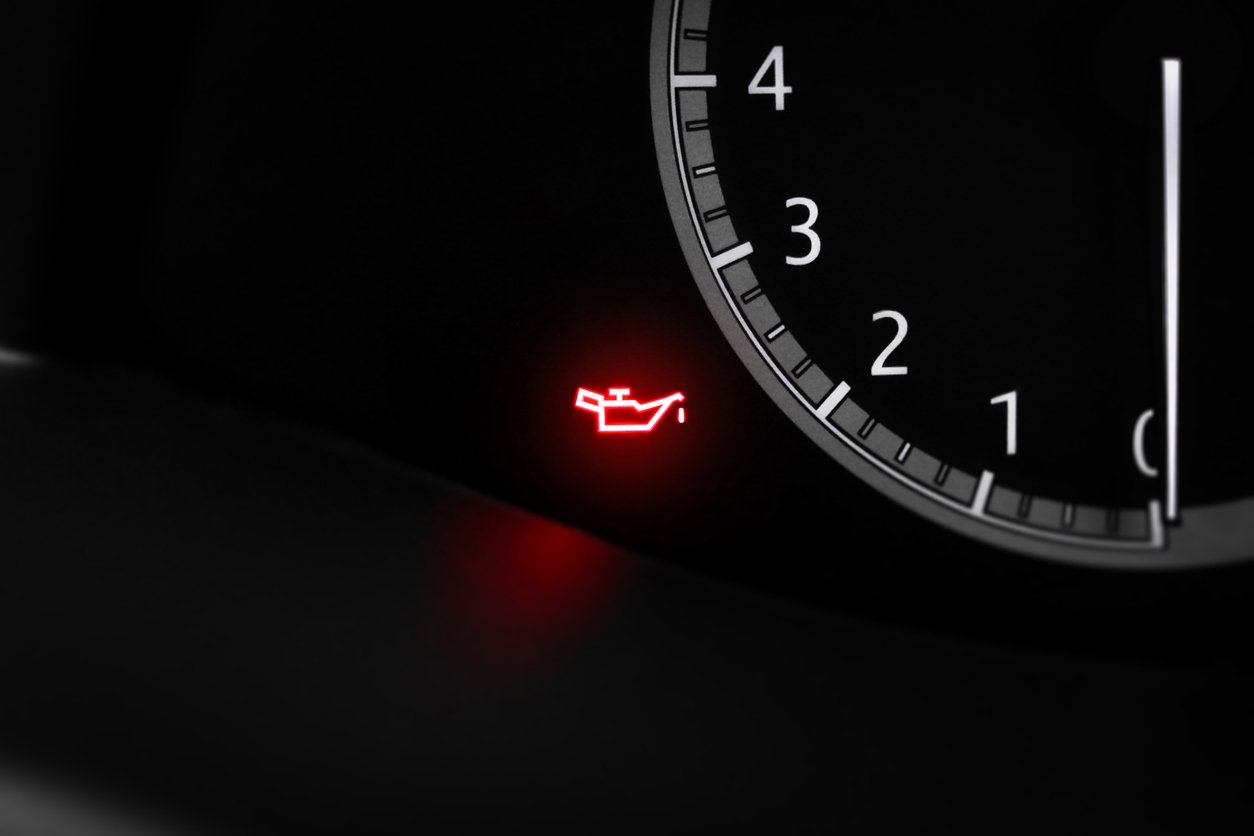 ¿Qué hago si prende la luz del aceite de mi motor? Guía práctica para evitar daños mayores