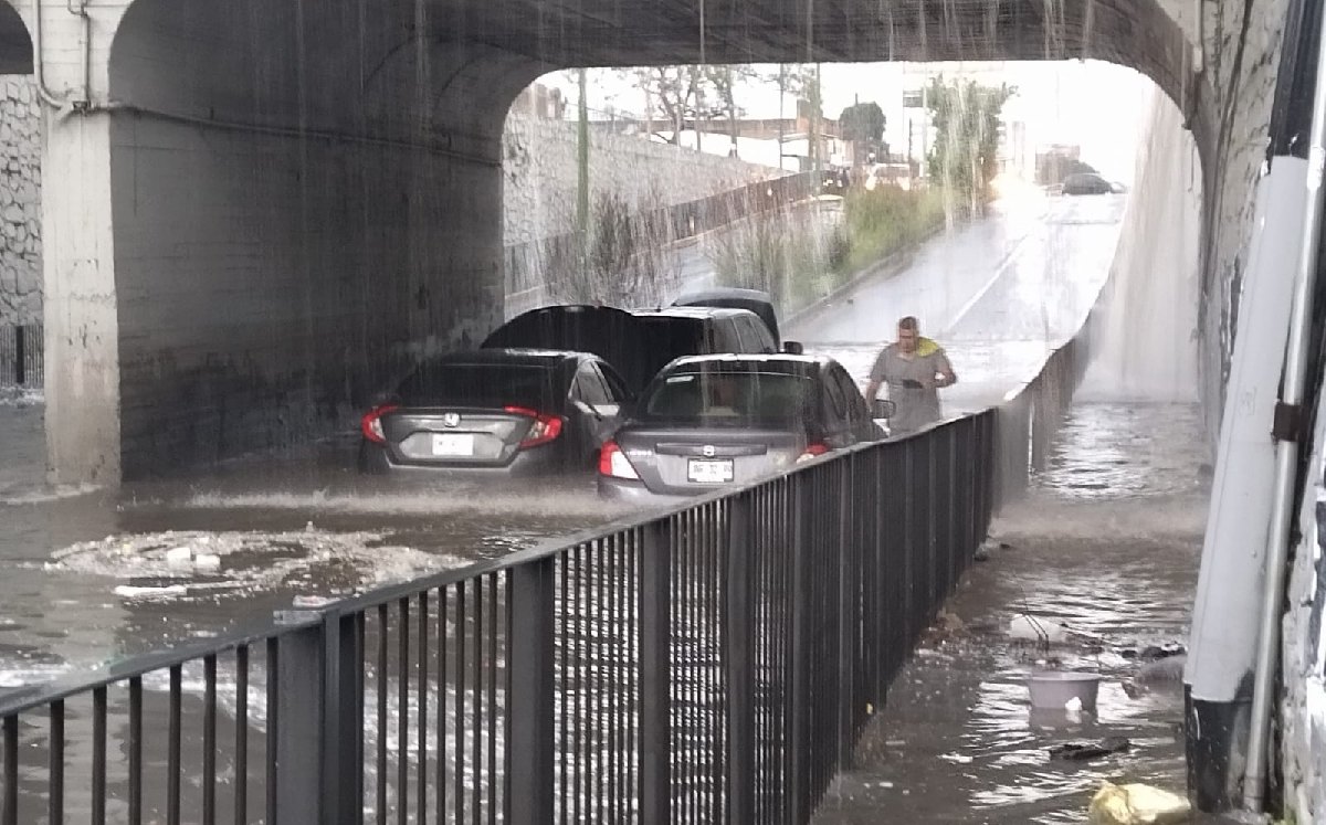 ¿Se inundó tu auto por lluvias? Costos de reparación en 2026 y qué cobertura del seguro te protege